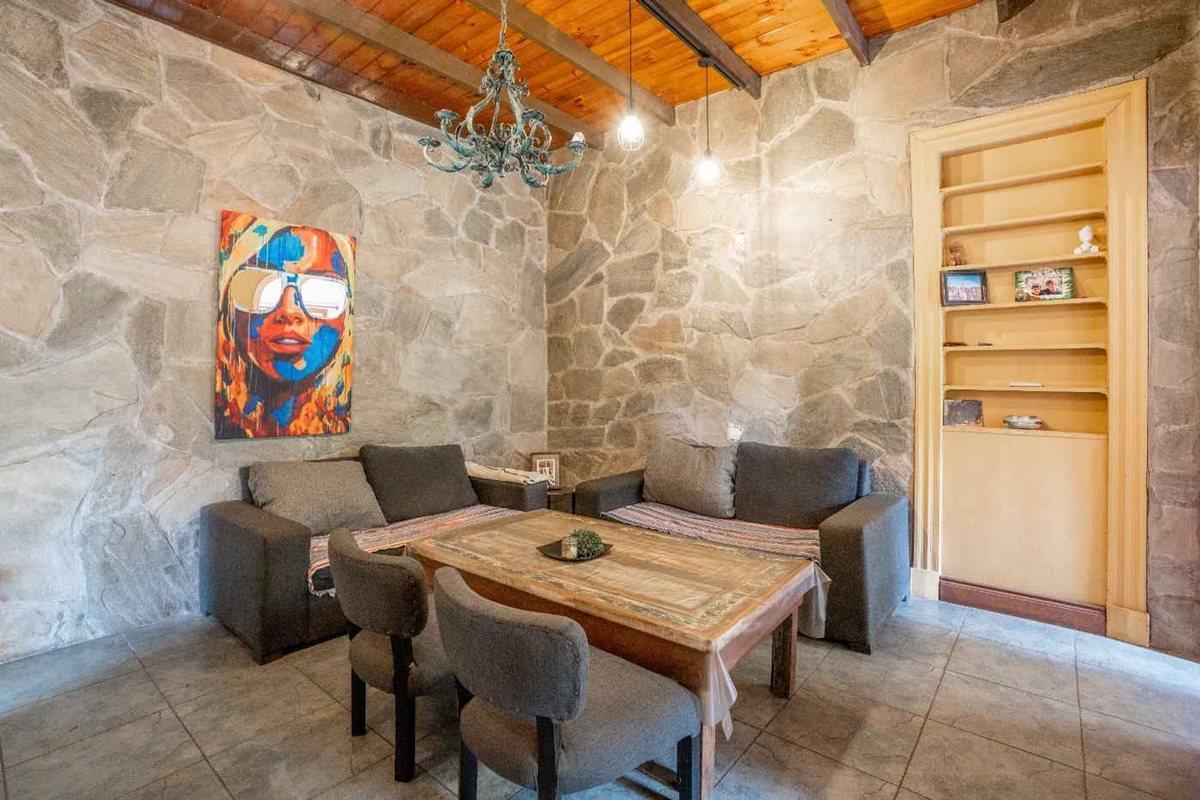 Venta Casa 5 ambientes con Jardín y Garage