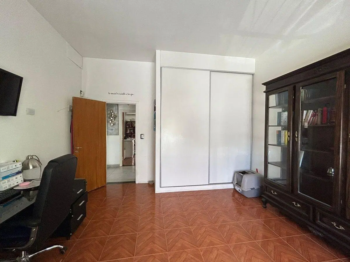 Casa 5 ambientes en venta en Merlo con pileta. 4