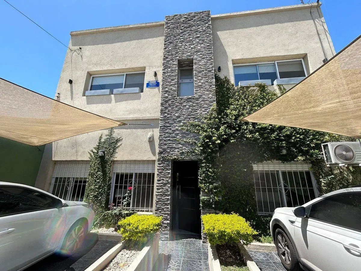 Casa 5 ambientes en venta en Merlo con pileta. 5