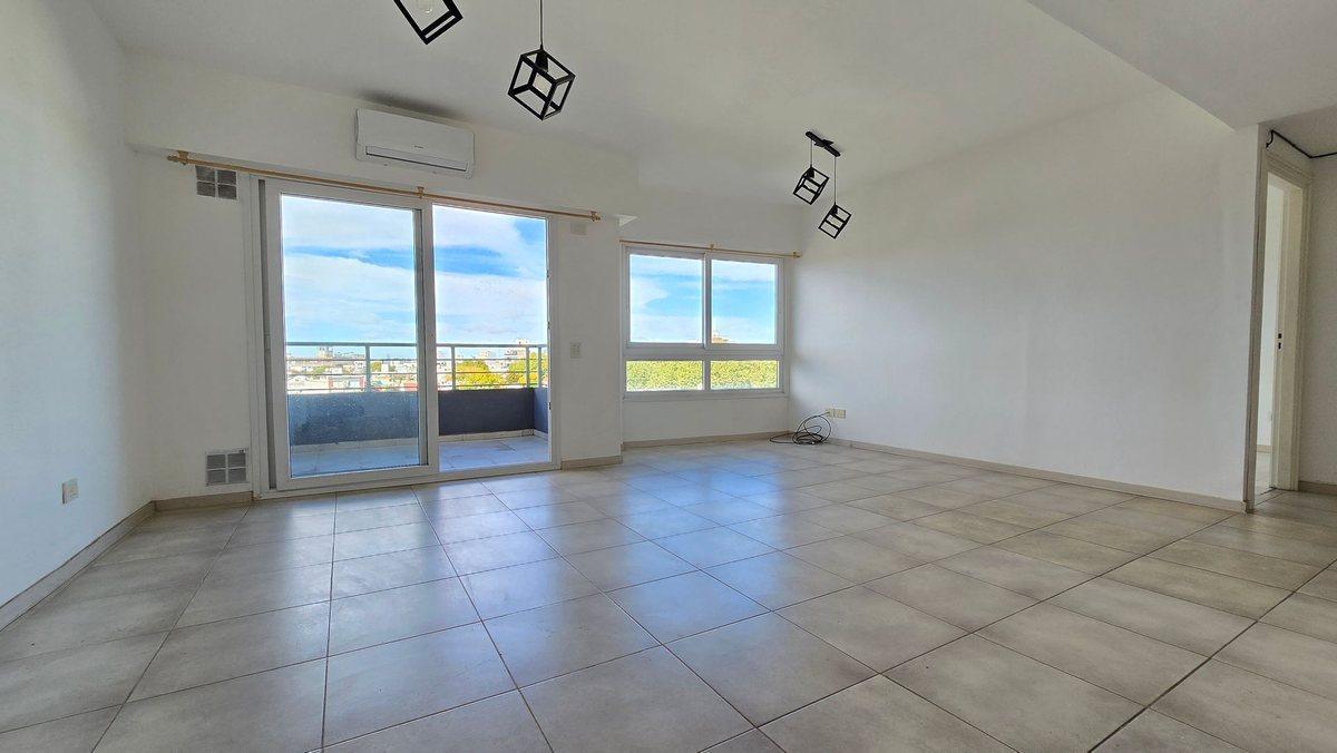 Venta Departamento 3 ambientes con balcon, Liniers