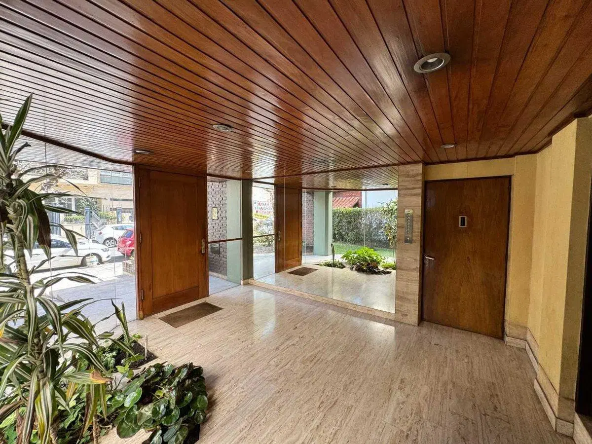 VENTA DEPARTAMENTO 3 DORM BALCON COCHERAS PISO 5 2