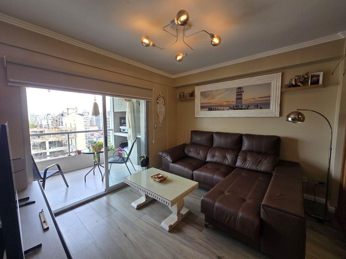 DEPARTAMENTO 3 AMBIENTES EN VENTA LANUSITA BALCÓN