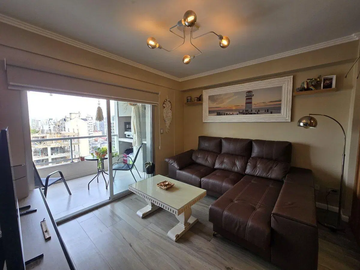 DEPARTAMENTO 3 AMBIENTES EN VENTA LANUSITA BALCÓN 2