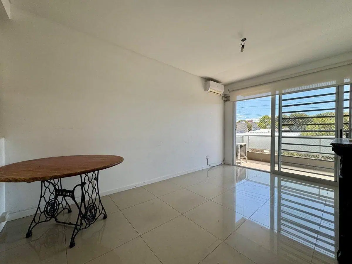 VENTA 3 AMBIENTES 2 BAÑOS COCHERA VILLA REAL 2