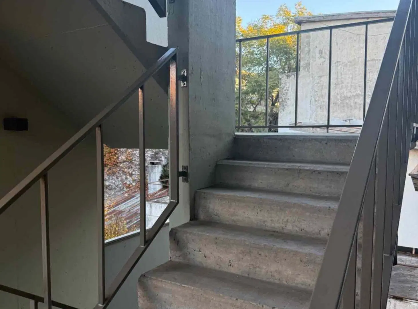 venta Departamento 2 amb con cochera La Calabria 4