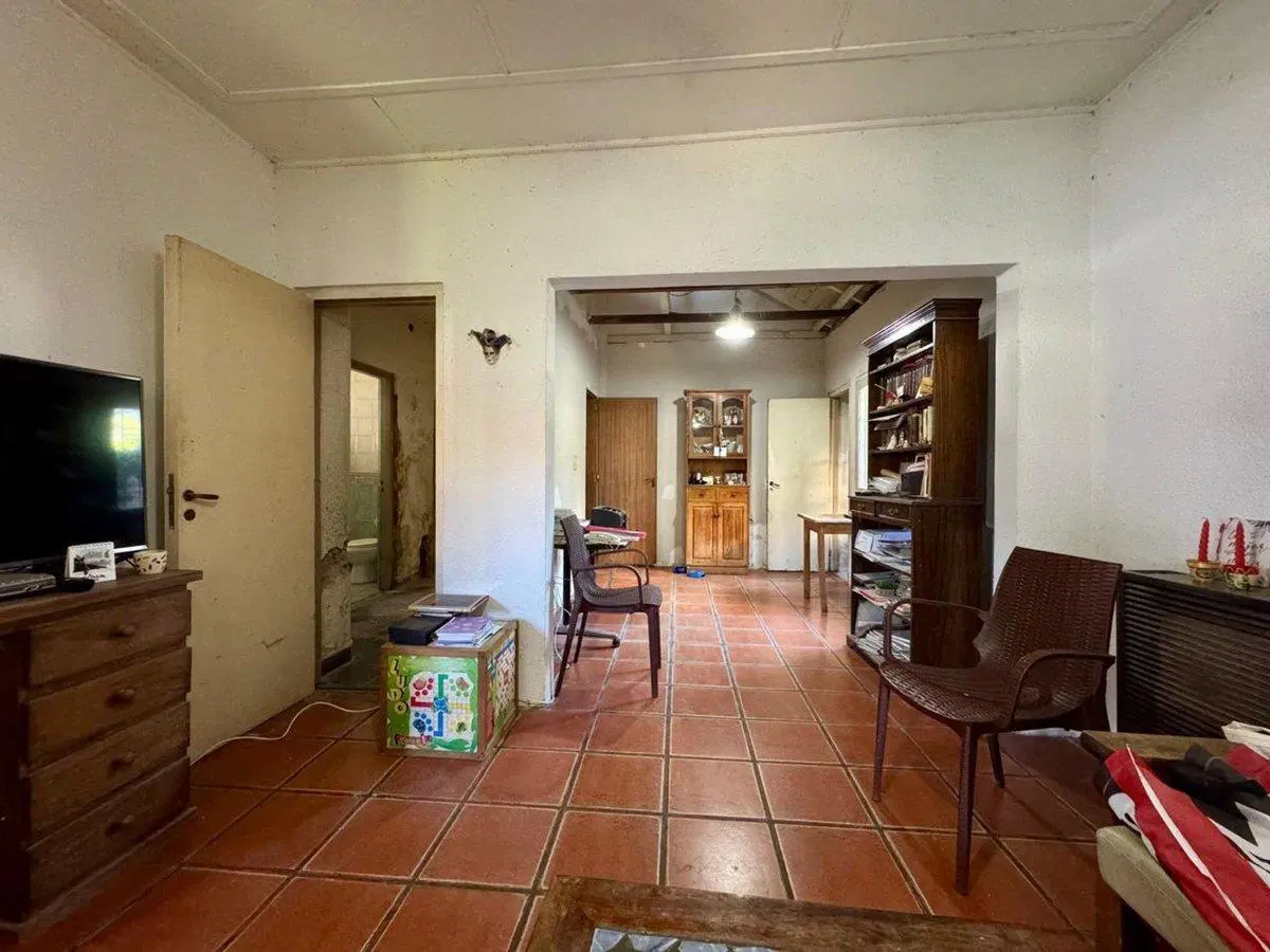 CASA/PH al frente Olivos con cochera para reciclar 5