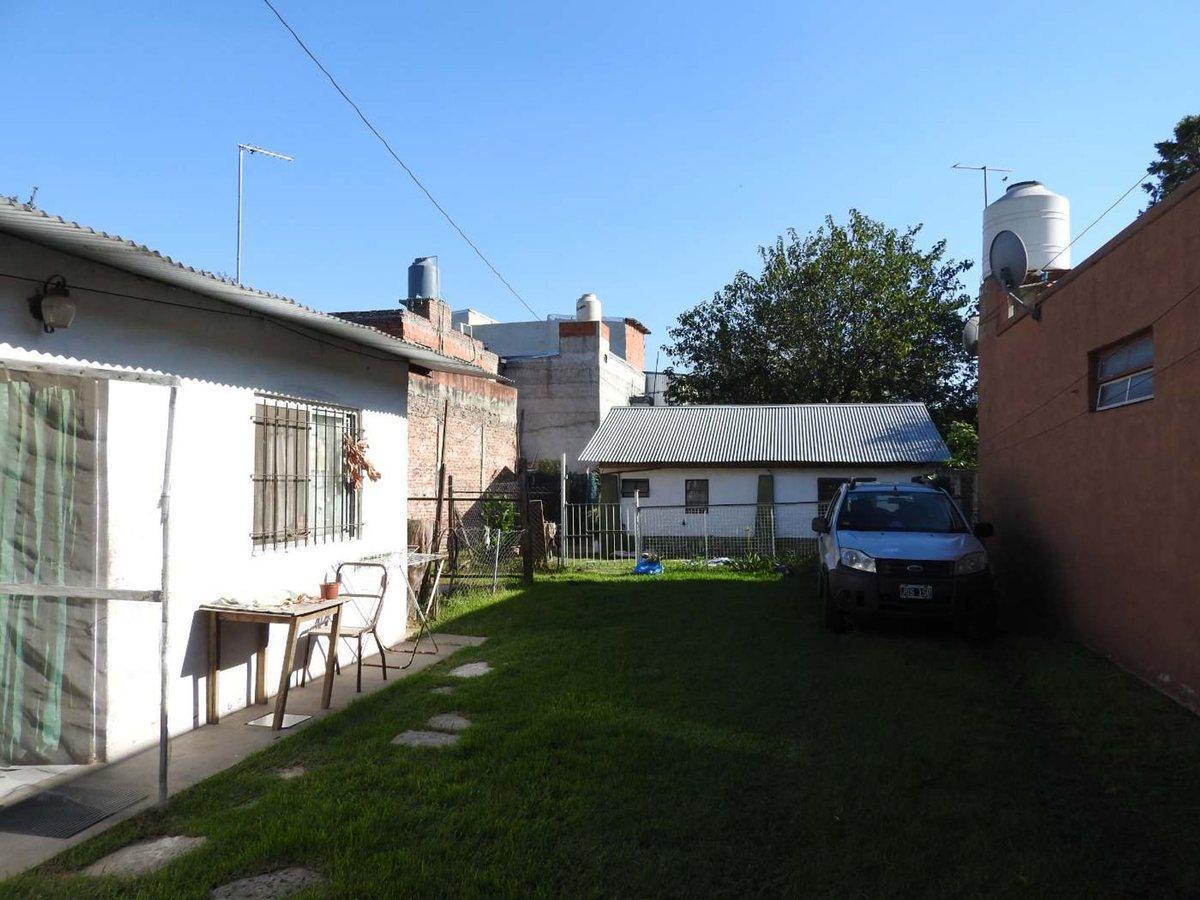 VENTA 4 CASAS BENAVIDEZ MULTIFAMILIAR DOBLE LOTE
