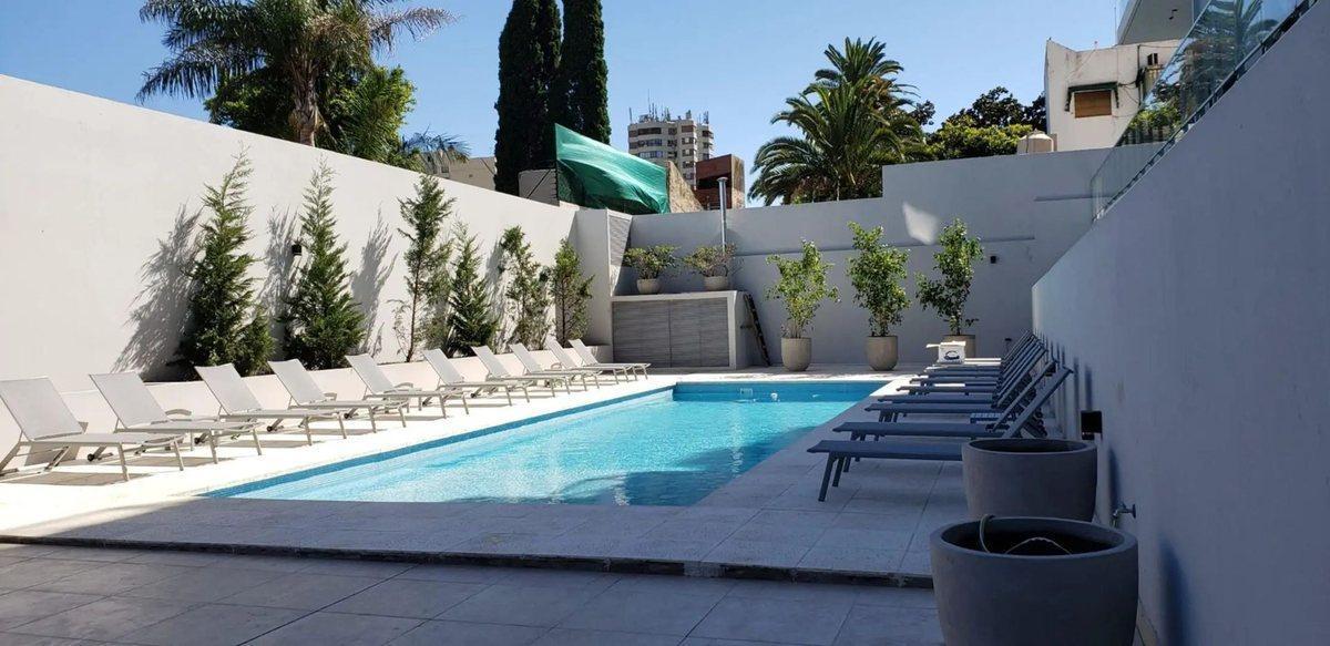 Monoambiente con patio alquiler Pileta Seguridad