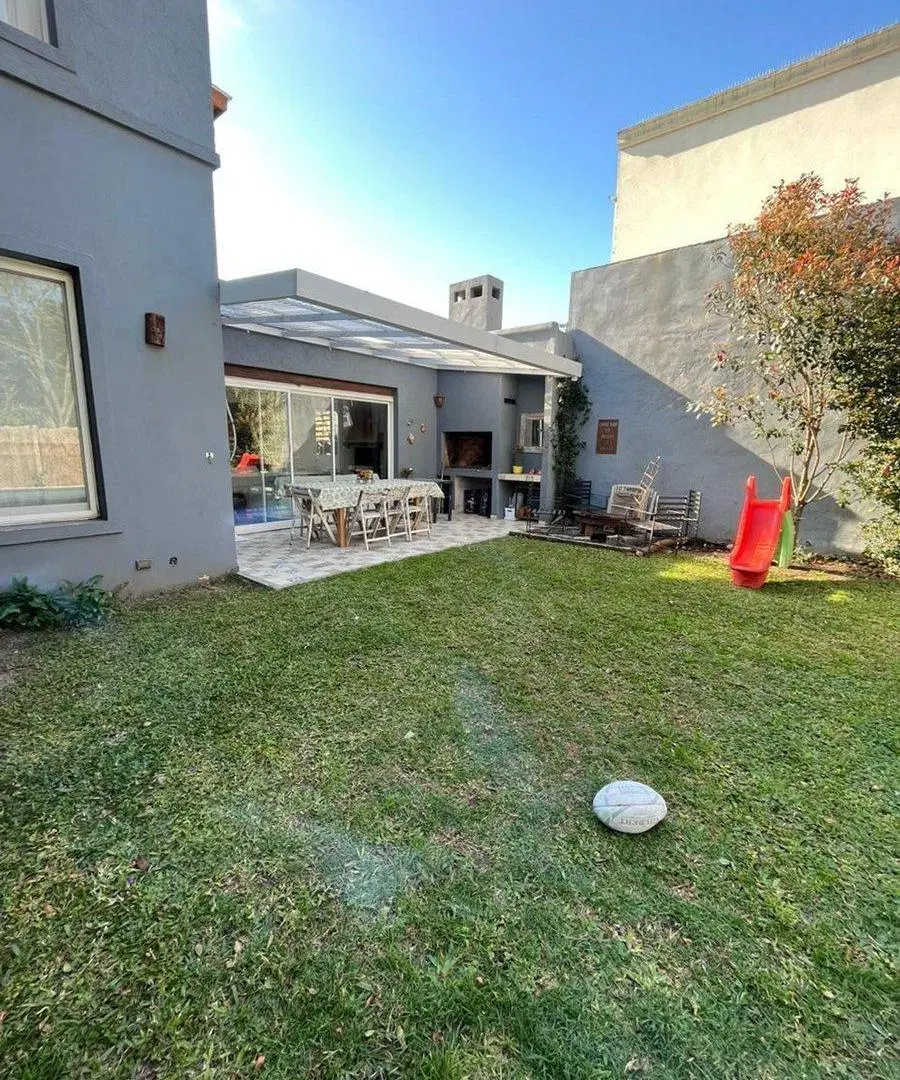 Venta Casa 5 amb en  Bella Vista con pileta 2