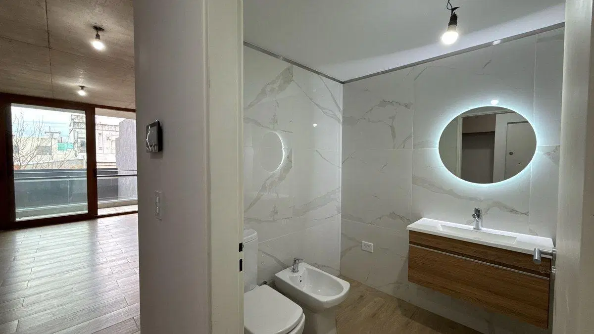 VENTA MONOAMBIENTE CON GRAN BALCON A ESTRENAR 2