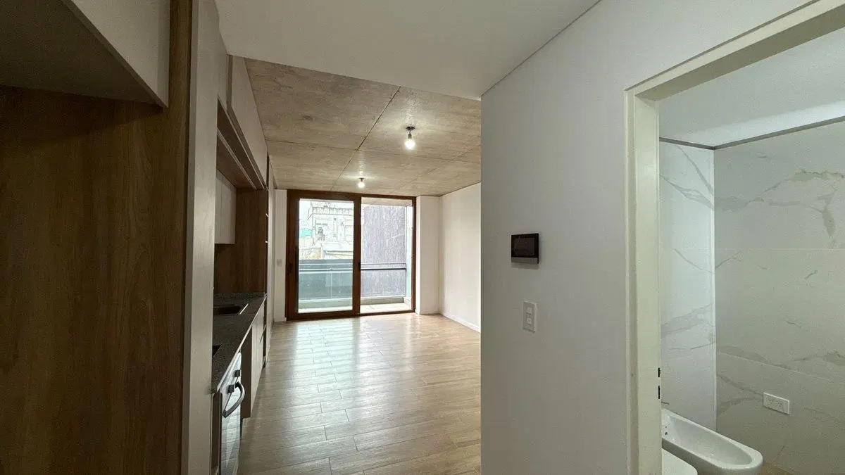 VENTA MONOAMBIENTE CON GRAN BALCON A ESTRENAR 3
