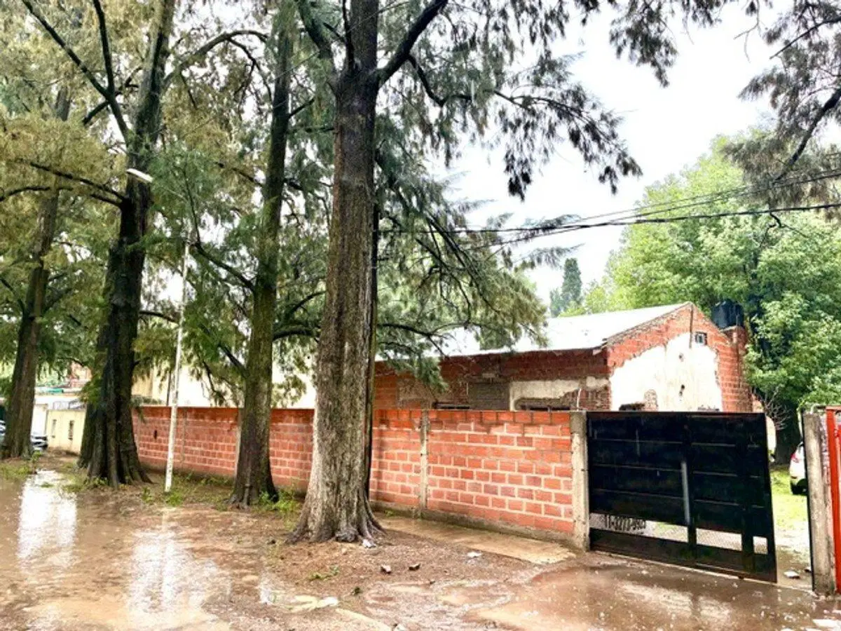 VENTA Casa a terminar-3 dorm-PILETA-Terreno 800 M2 2