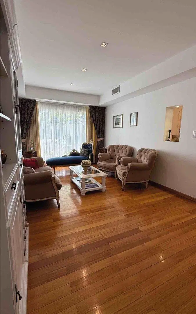 VENTA EN CASTELAR INCREIBLE CASA CON PILETA 5