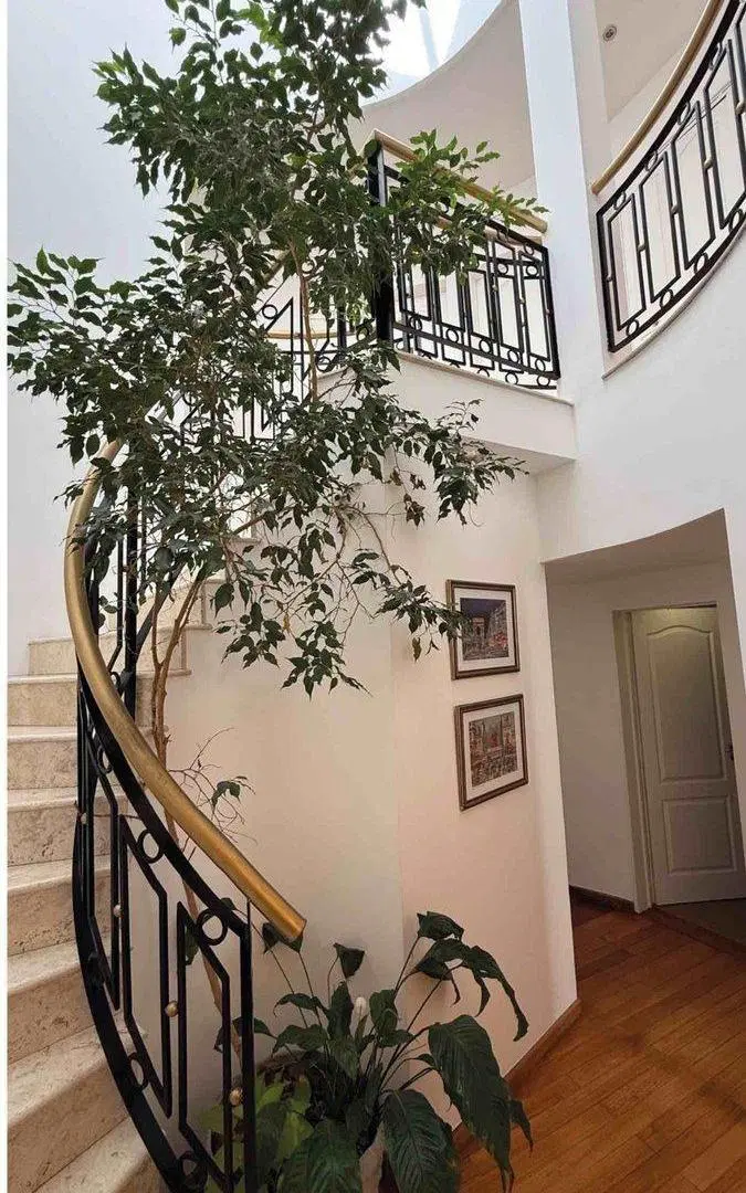VENTA EN CASTELAR INCREIBLE CASA CON PILETA 2