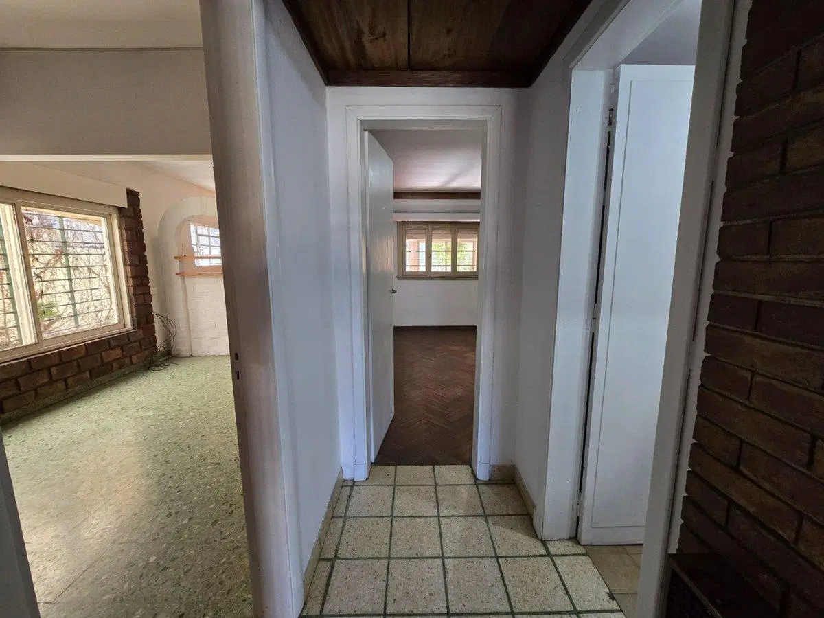 CASA 6 AMBIENTES EN VENTA EN LOMAS DE ZAMORA 5