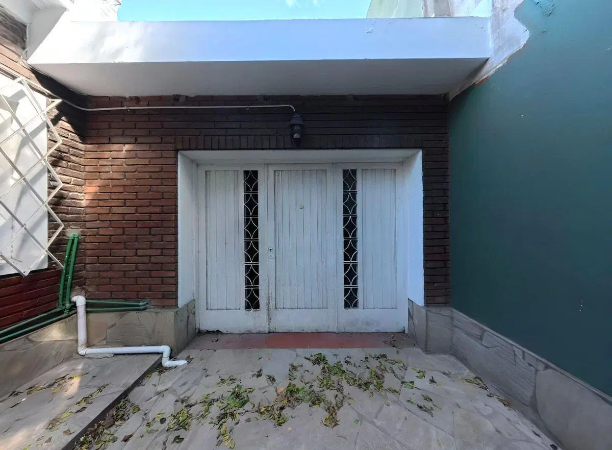 Casa en venta de 4 ambientes cochera y jardin 3