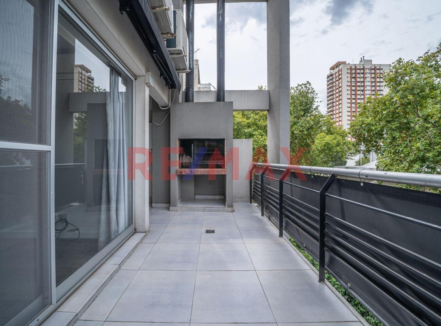 VENTA DEPTO TRIPLEX 4 AMB C/ COCHERA Y PARRILLA