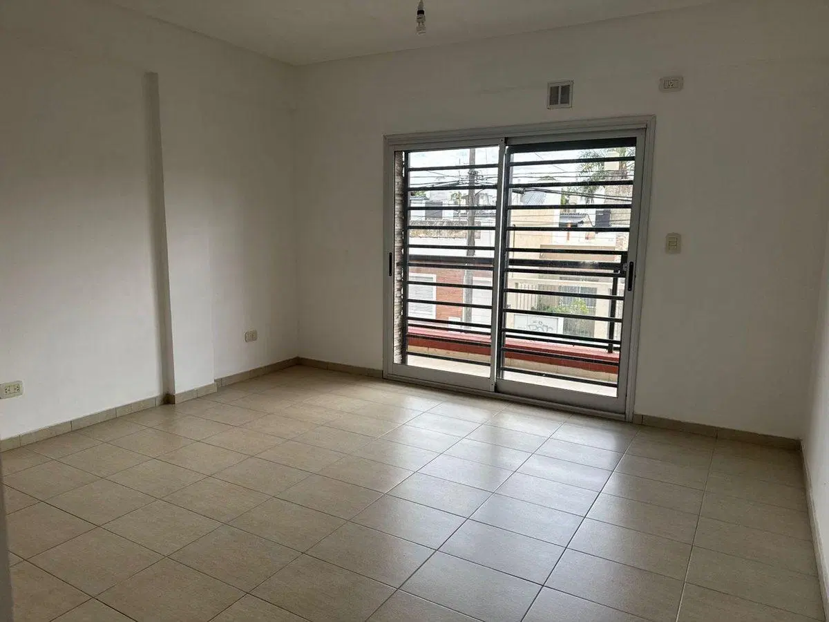 VENTA DEPARTAMENTO EN CASEROS NORTE 5
