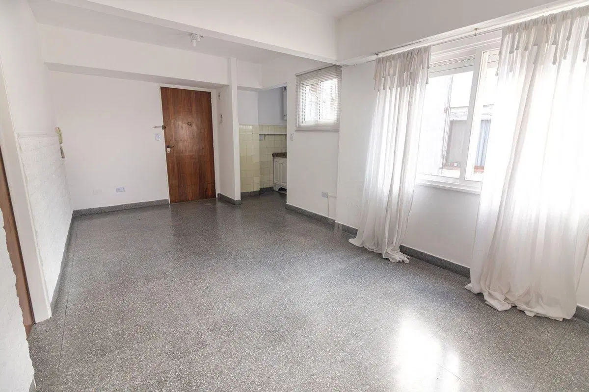 VENTA  DPTO SAN ISIDRO MONOAMB IMPECABLE EXC UBIC. 2