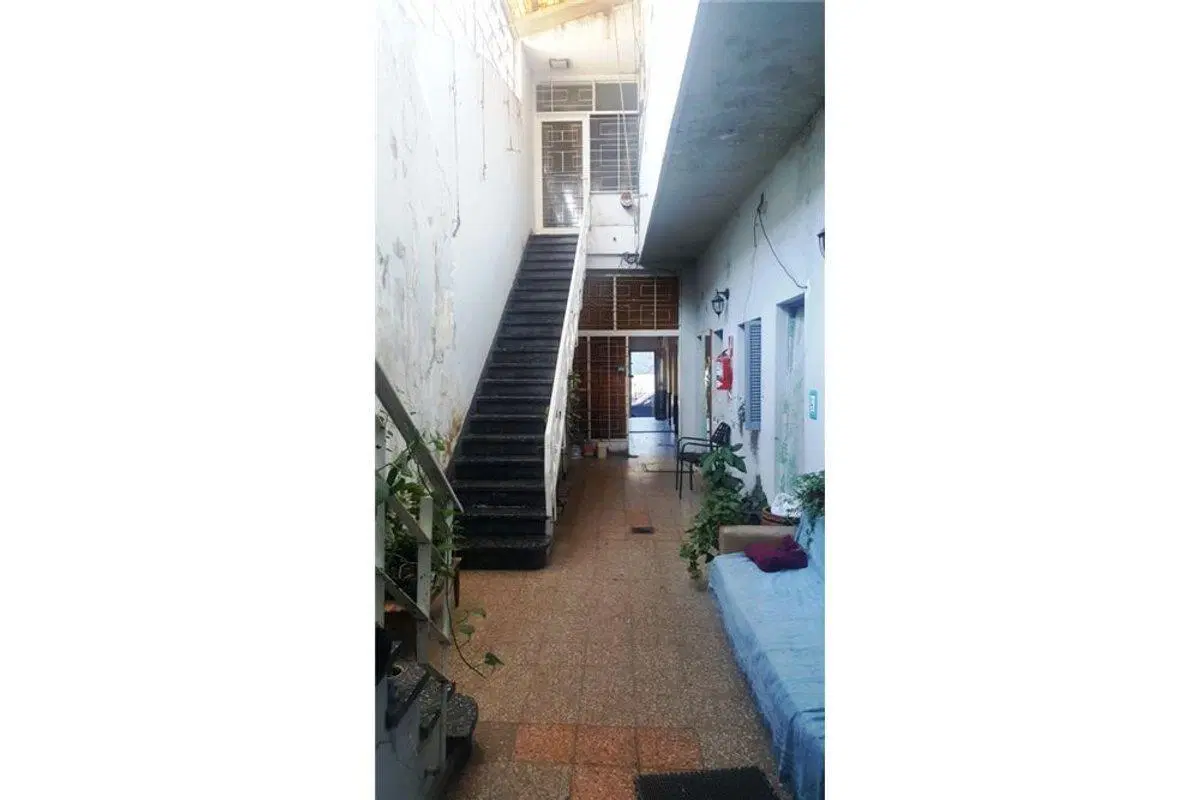 Venta Hostel 16 habitaciones en Pompeya 3