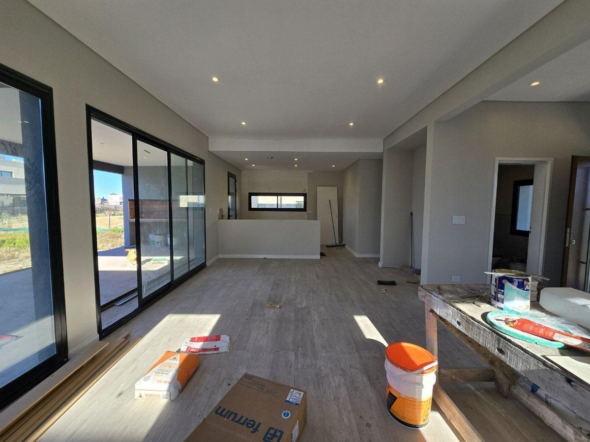 Foto de CASA 5 AMBIENTES EN VENTA HUDSON SEBASTIAN GABOTO, imagen 1