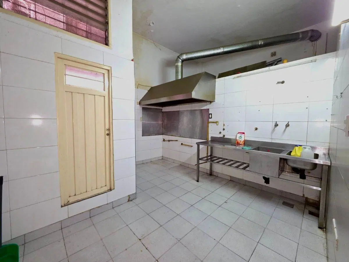 LOCAL COMERCIAL PREMIUM, CON SOTANO EN MONSERRAT 2
