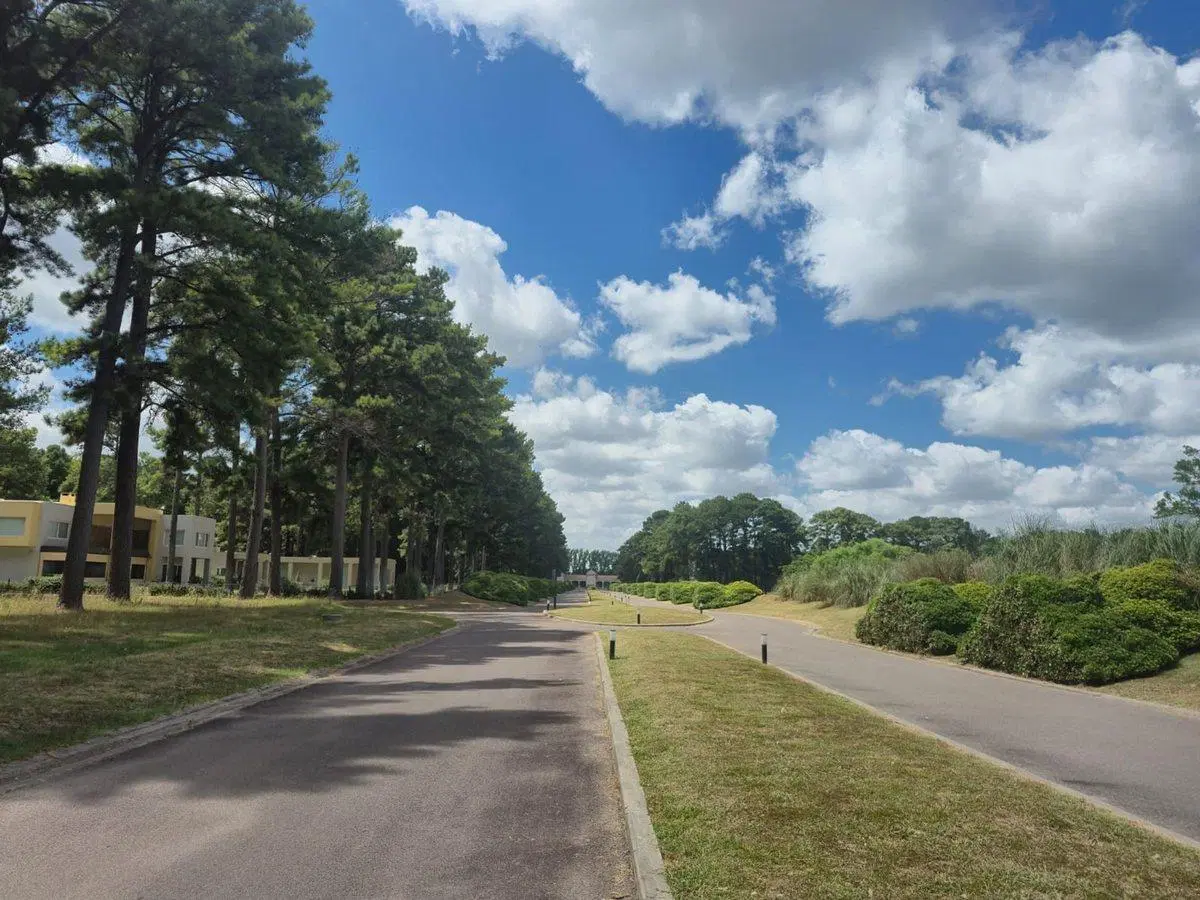 VENTA LOTE  CENTRAL 1536 M² PINARES COUNTRY CLUB, 3