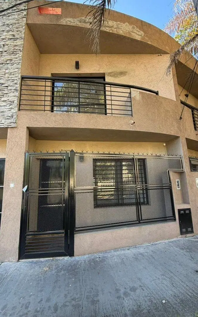 Venta PH en duplex en Ituzaingo 4 ambientes 2
