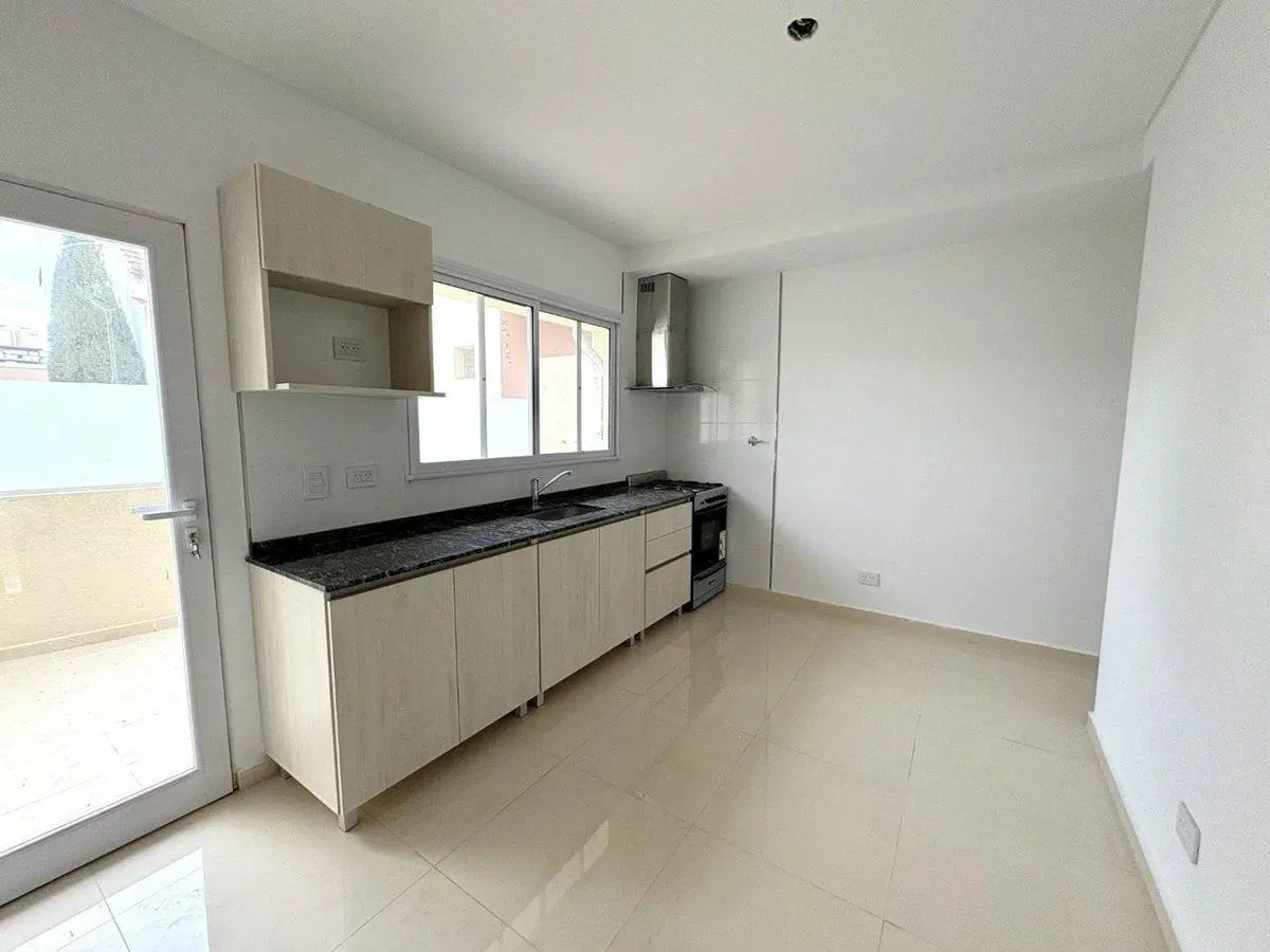 Venta Dúplex 4 amb a estrenar c/coch en Versalles 4