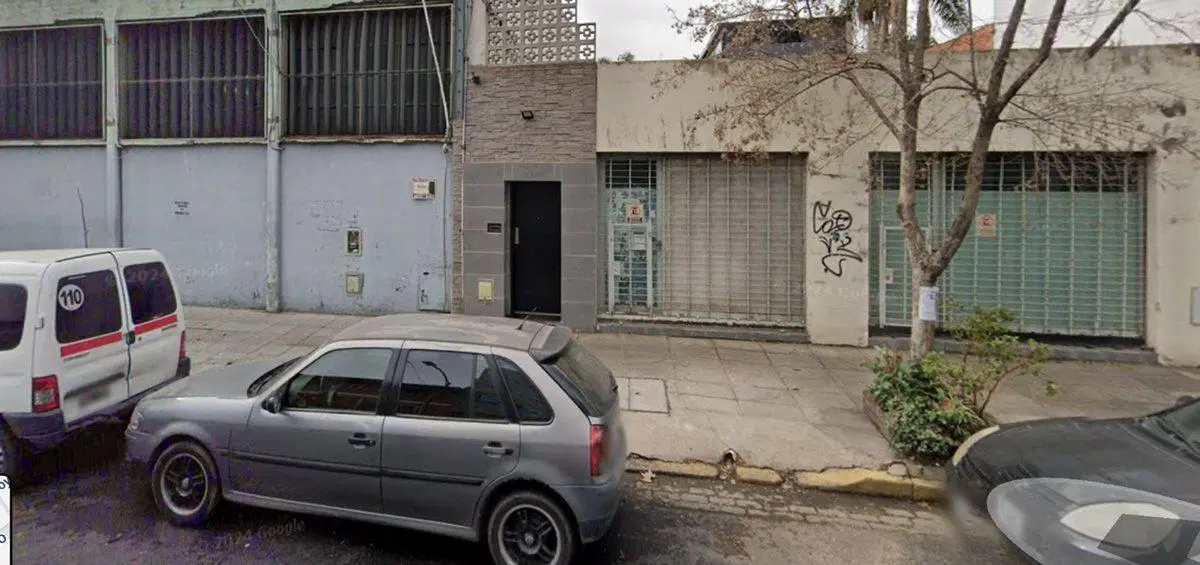 VENTA TERRENO CON DEPOSITOS, GALPONES Y RENTAS 2