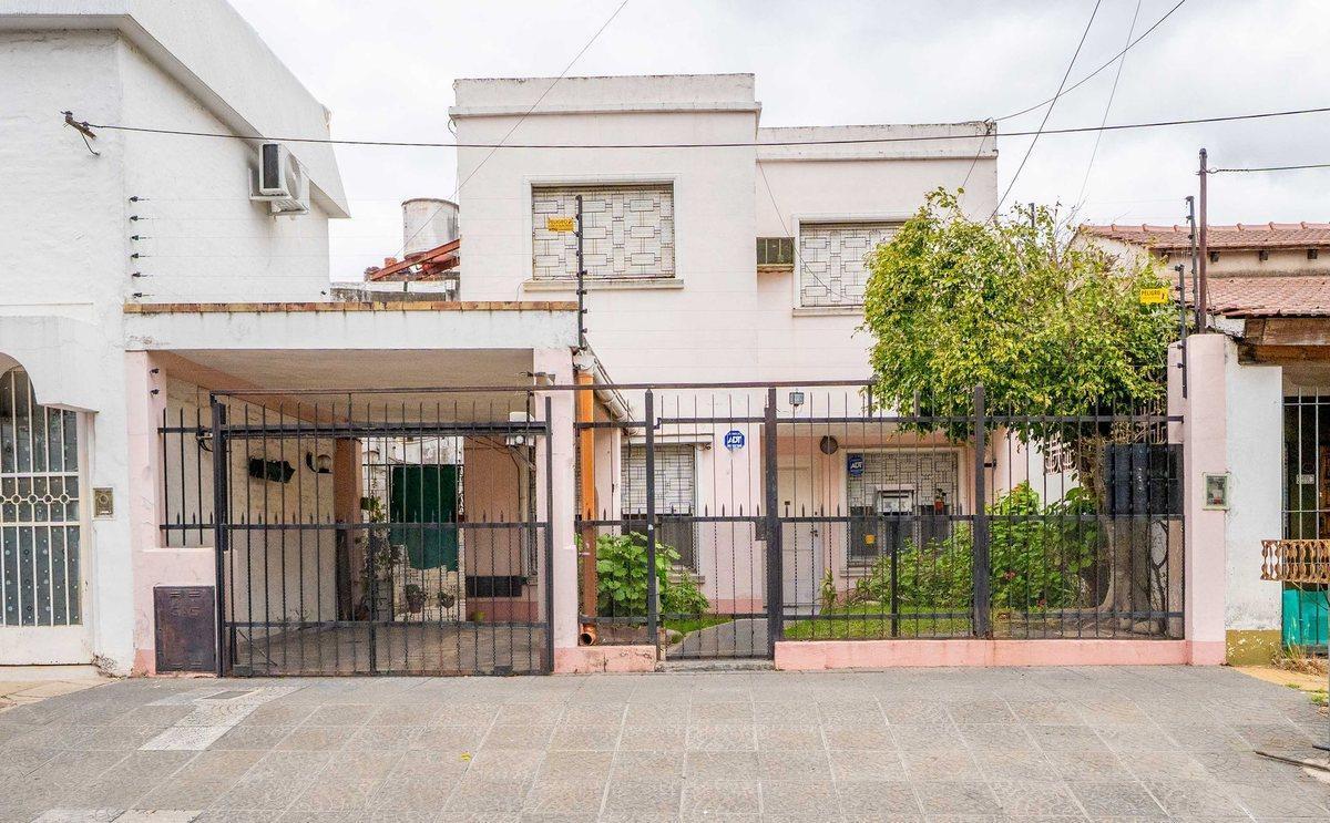 VENTA CASA EN SAN ANDRES COCHERA 2 PLANTAS