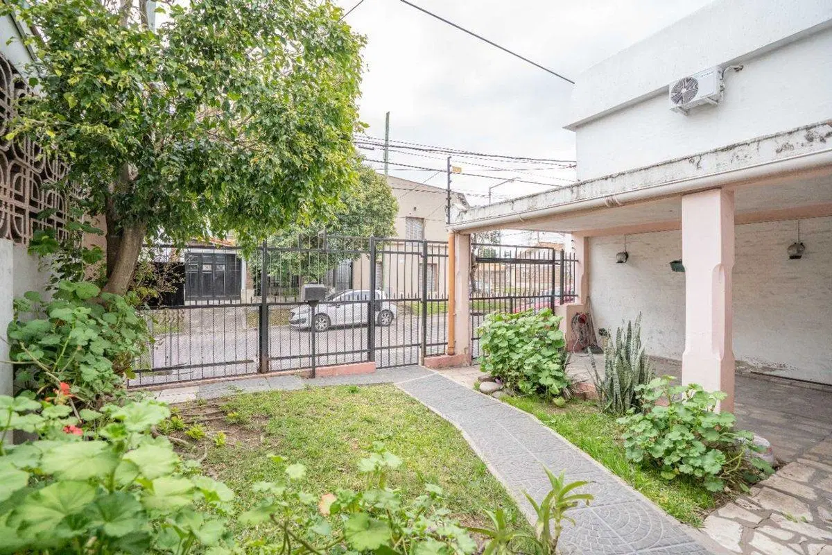 VENTA CASA EN SAN ANDRES COCHERA 2 PLANTAS 4