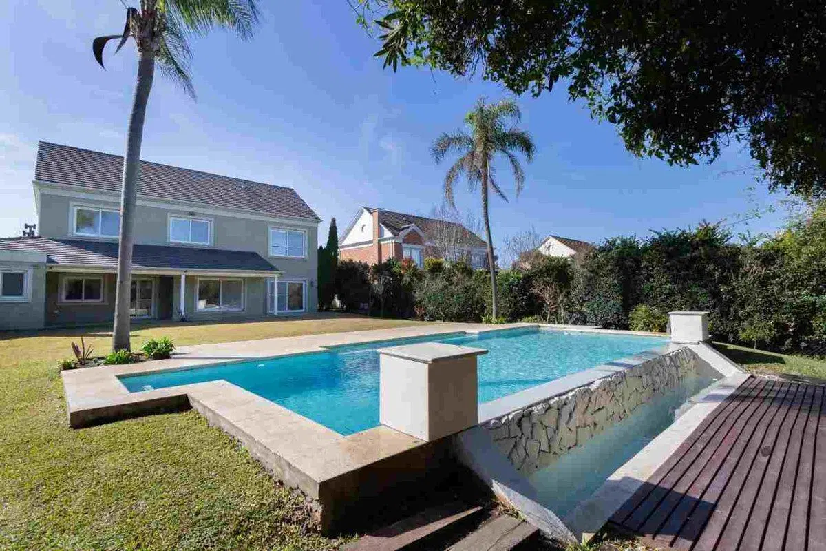 OPORTUNIDAD IMPECABLE CASA en Pilar Golf. 2
