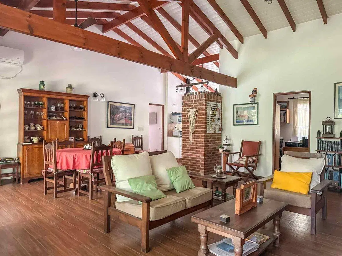 VENTA CASA 4 AMB IMPECABLE EL MIRASOL PILETA 5