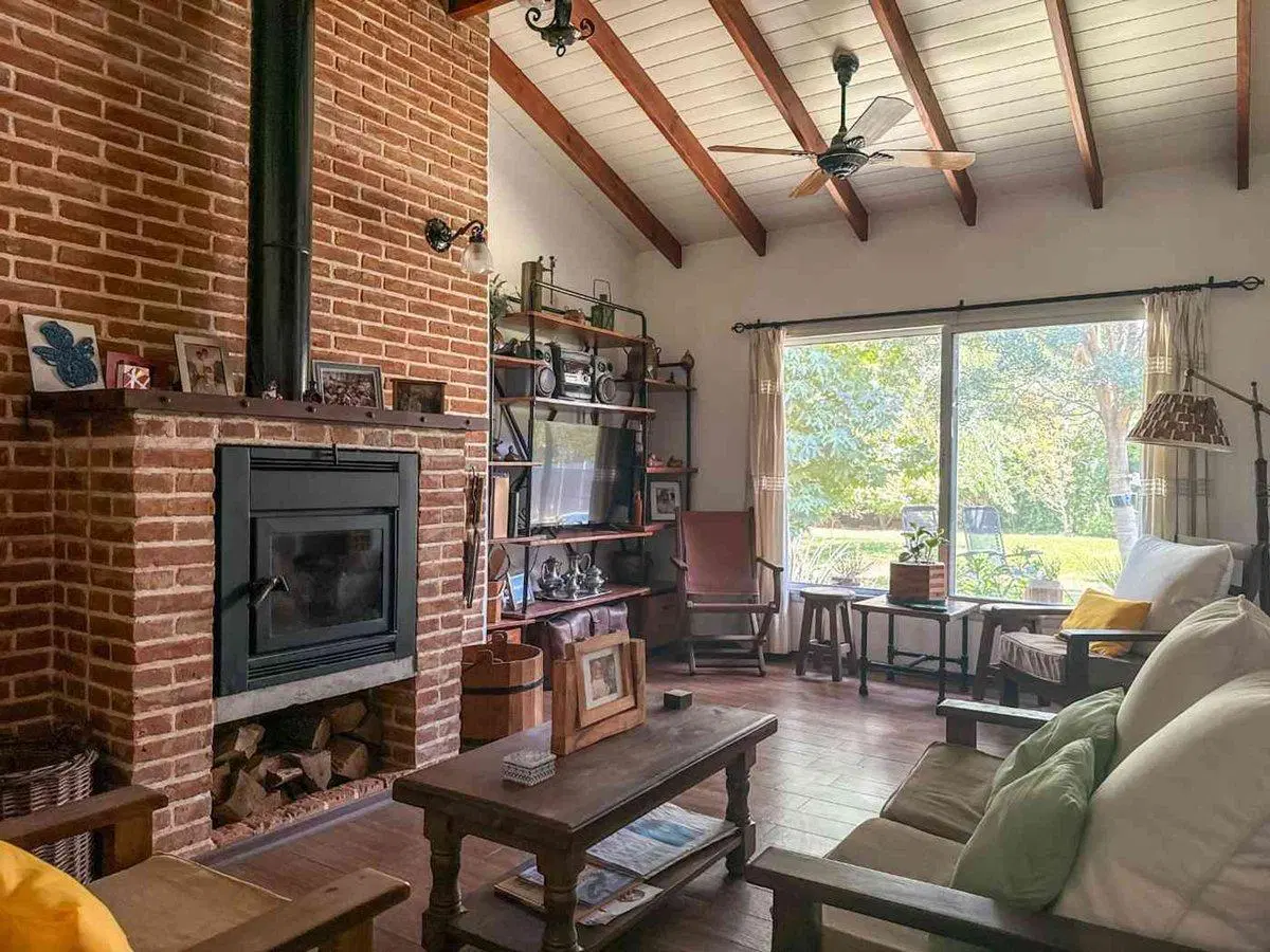 VENTA CASA 4 AMB IMPECABLE EL MIRASOL PILETA 2