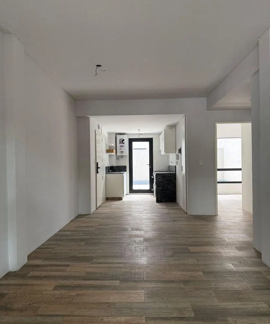 DEPARTAMENTO 3 AMBIENTES CON  PATIO Y BALCON 2