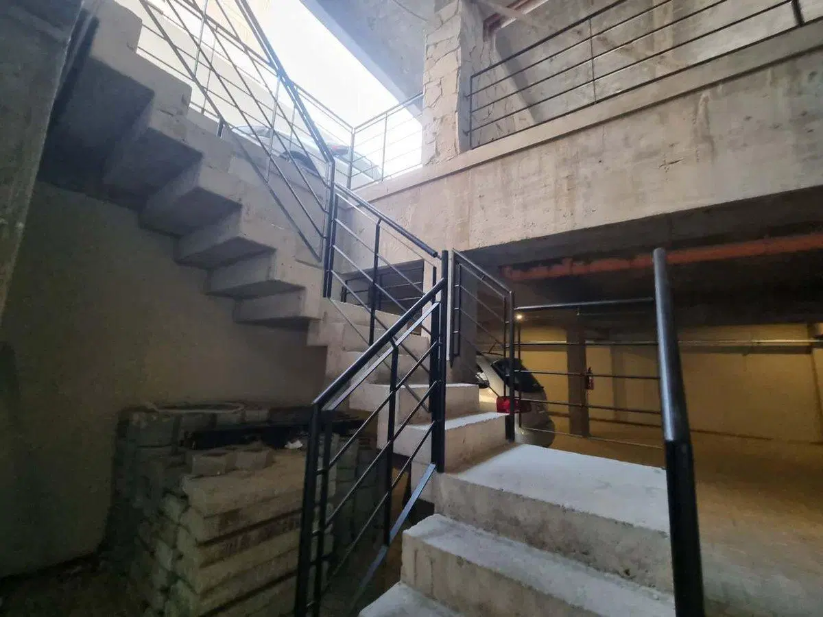 VENTA COCHERA FRENTE SALIDA AUTONOMA en Ituzaingó 3