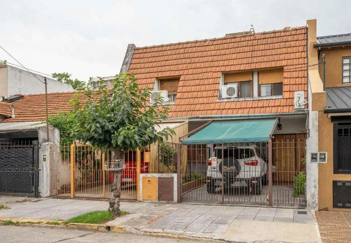 VENTA DUPLEX 3 DORMITORIOS PATIO COCHERA MARTINEZ 4