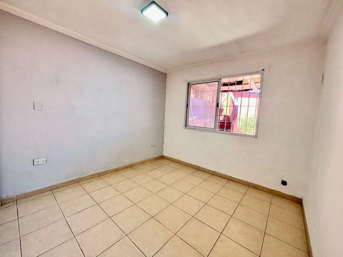 Venta de PH en Castelar con Cochera y Jardin 4