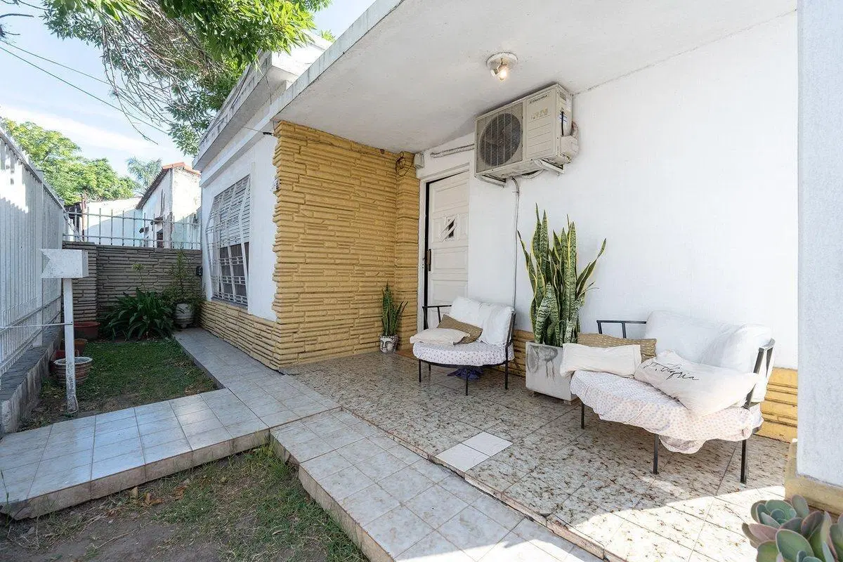 Casa Venta Apto credito Jose C Paz Centro cochera 2