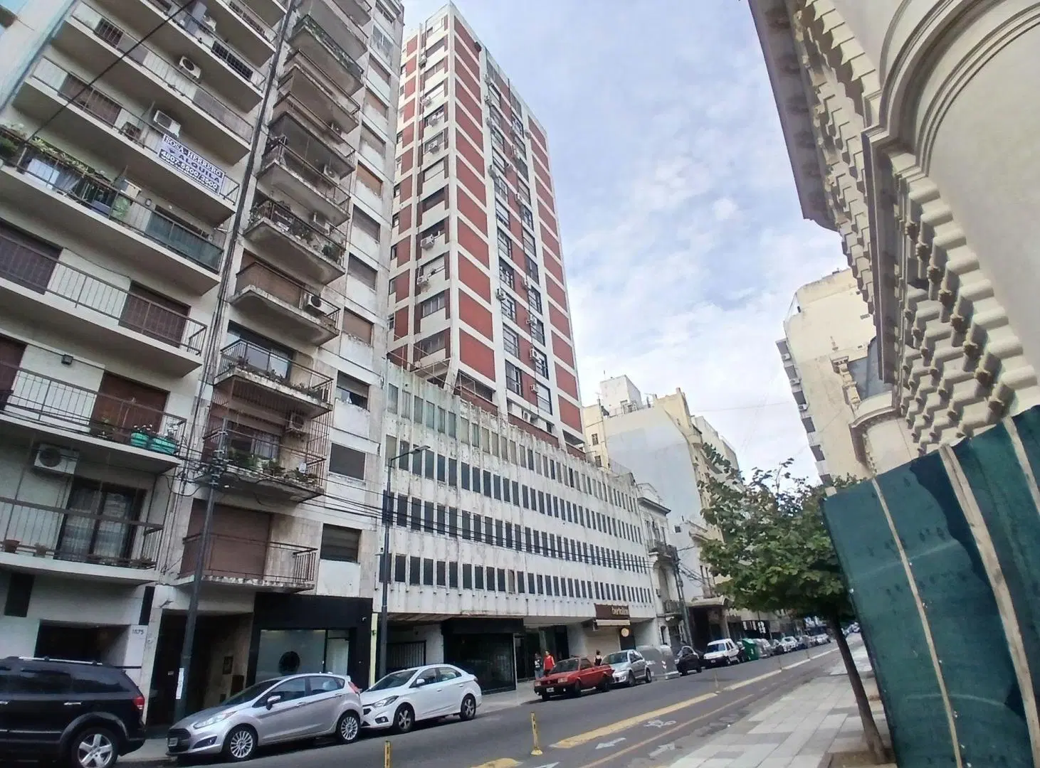 VENDE amplia Cochera Recoleta 3