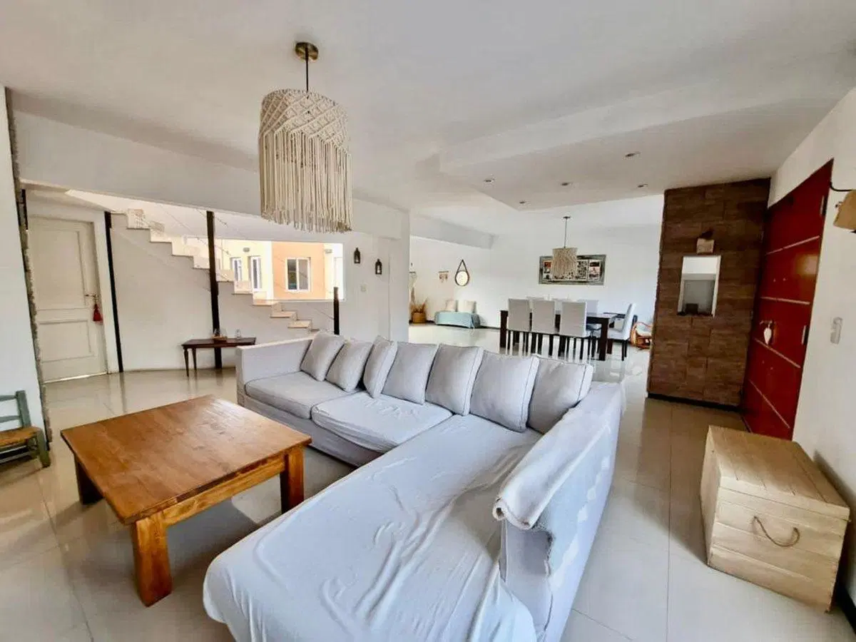 CASA EN VENTA CON PILETA EN BELLA VISTA 5