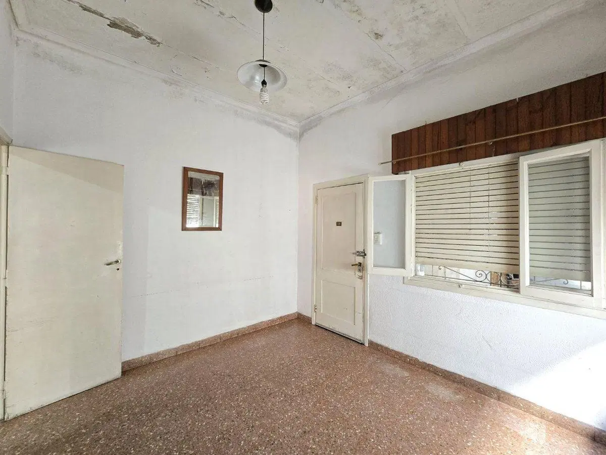 CASA 5 AMBIENTES EN VENTA EN LANUS COCHERA 8