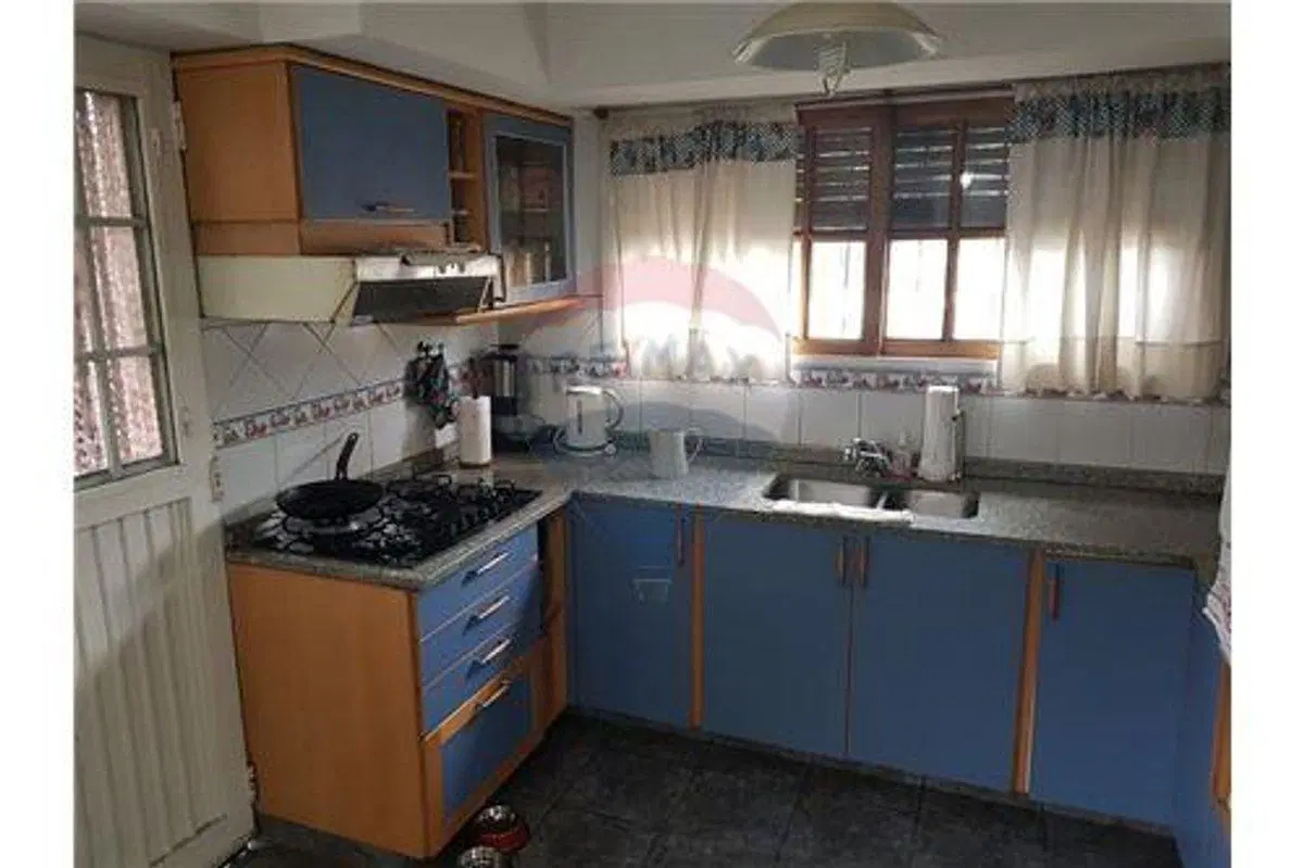 CASA 5 AMBIENTES EN VENTA VILLA ADELINA CON JARDIN 3
