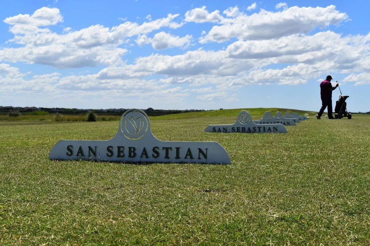 SAN SEBASTIAN LOTE AL GOLF Y A LA LAGUNA. UNICO ! 2