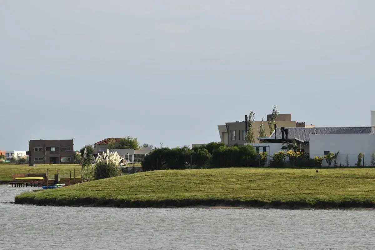 SAN SEBASTIAN LOTE AL GOLF Y A LA LAGUNA. UNICO ! 4