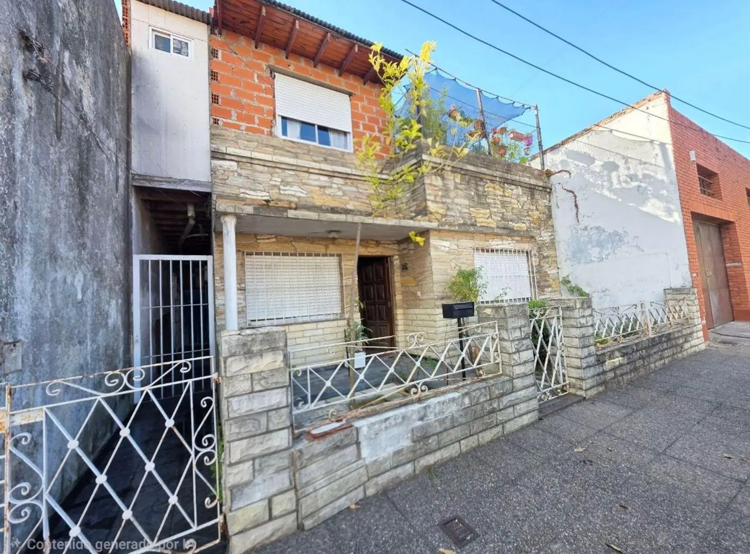 CASA EN VENTA DE 5 AMBIENTES Y PH EN CRUCESITA 2