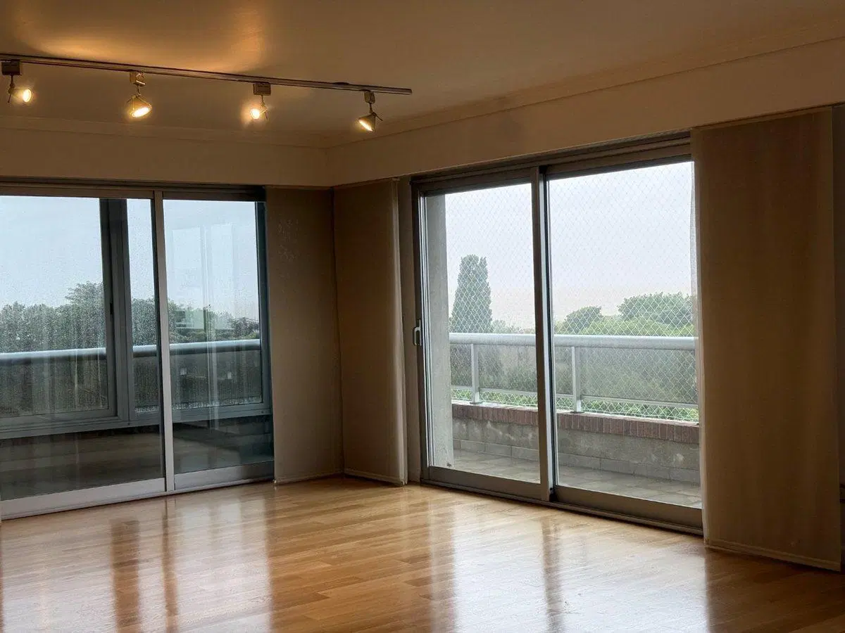 Alquiler Departamento con vista al rio La Lucila 4