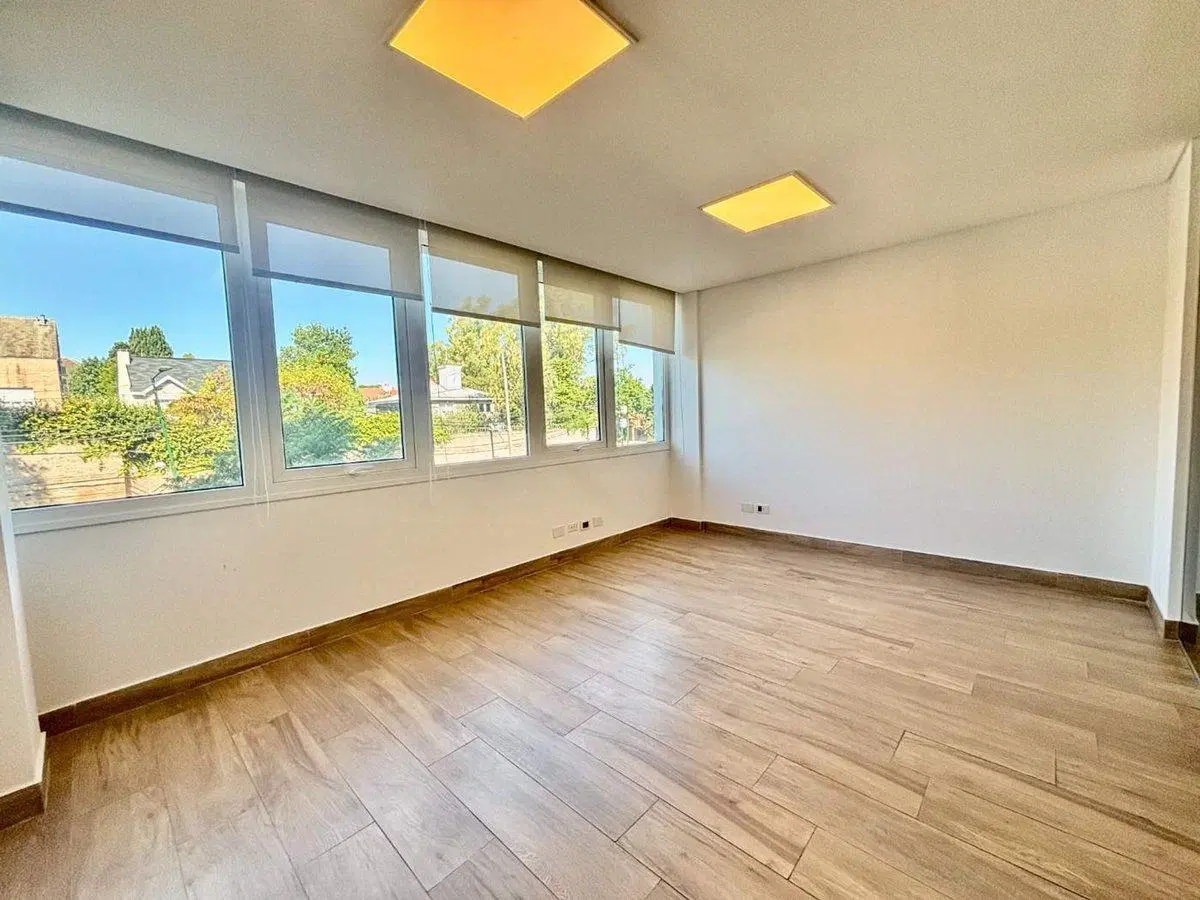 Alquiler de Oficina Comercial 60 m² San Isidro 3
