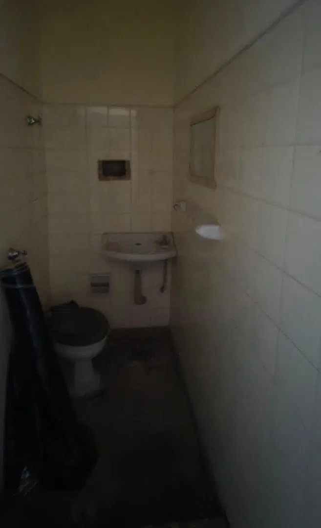 Deposito en venta en Olivos con vivienda, oficinas 3